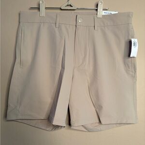 NWT Old Navy Men’s StretchTech Shorts Size 32